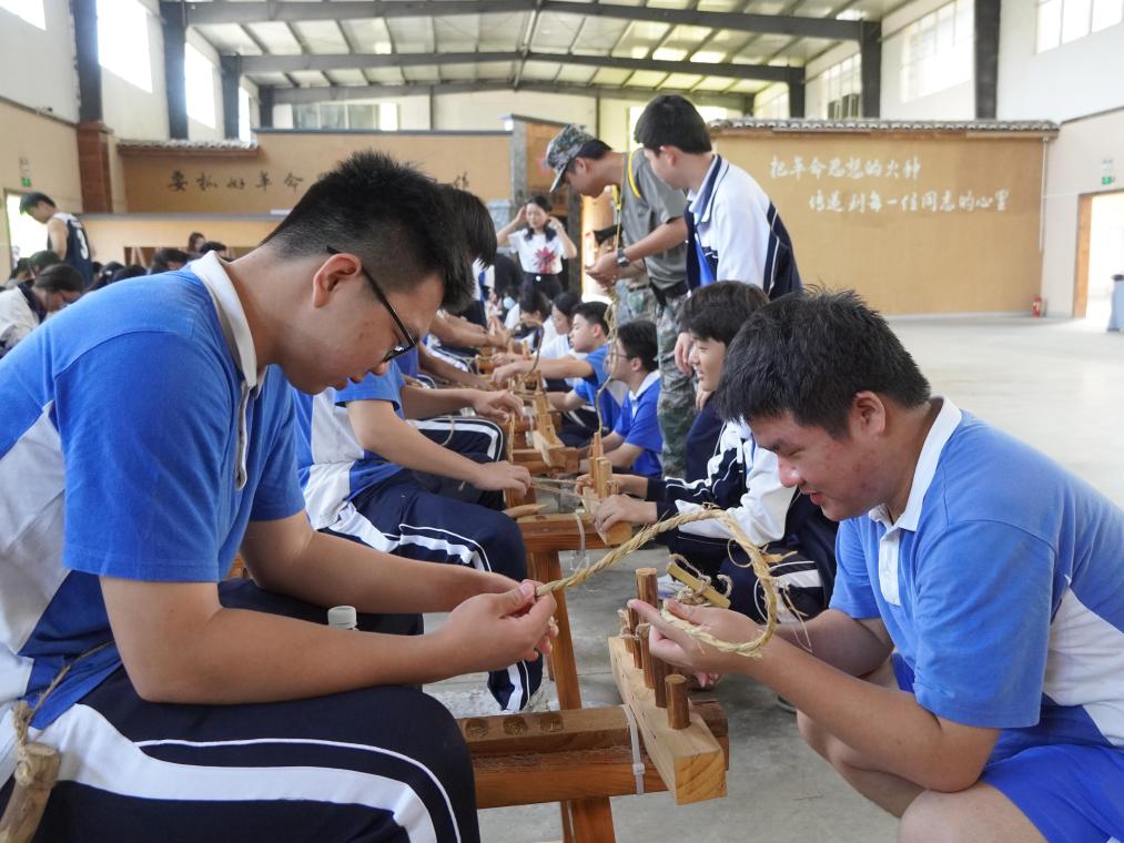 历史的回响丨草鞋传深情 400余名大湾区青少年的红色之旅